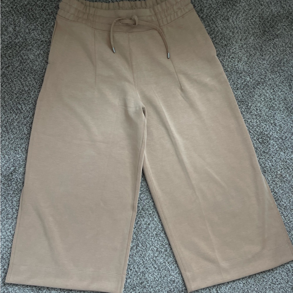 Lululemon soft ambitions high rise crop pant